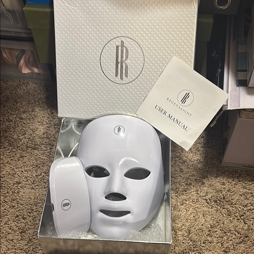 NEW Regenalight LED Face Mask Set